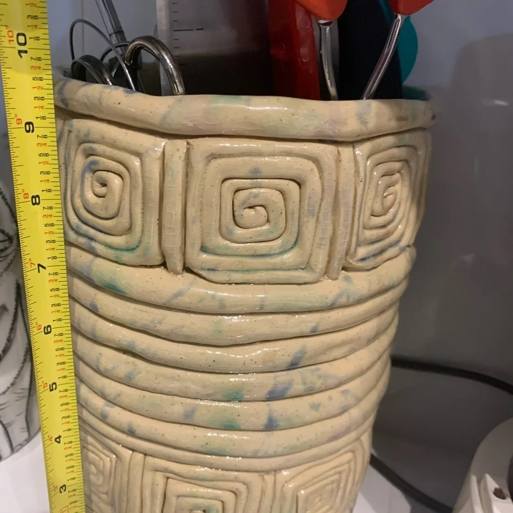 Handmade aztec style vase or canister, about 10 inches, heavy​​ - Picture 3 of 3